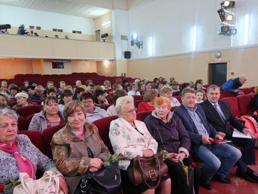 Социальные работники принимают поздравления