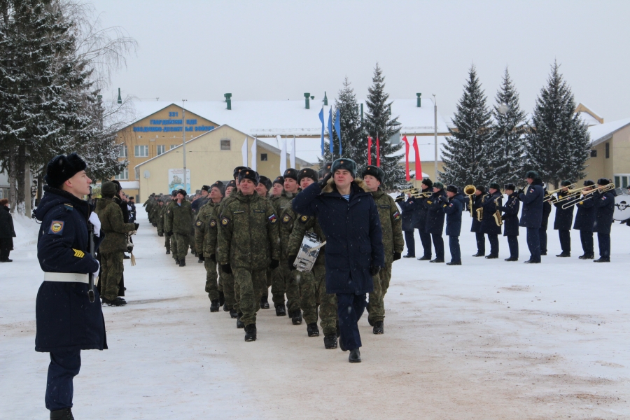 Костромскому полку ВДВ 74 года