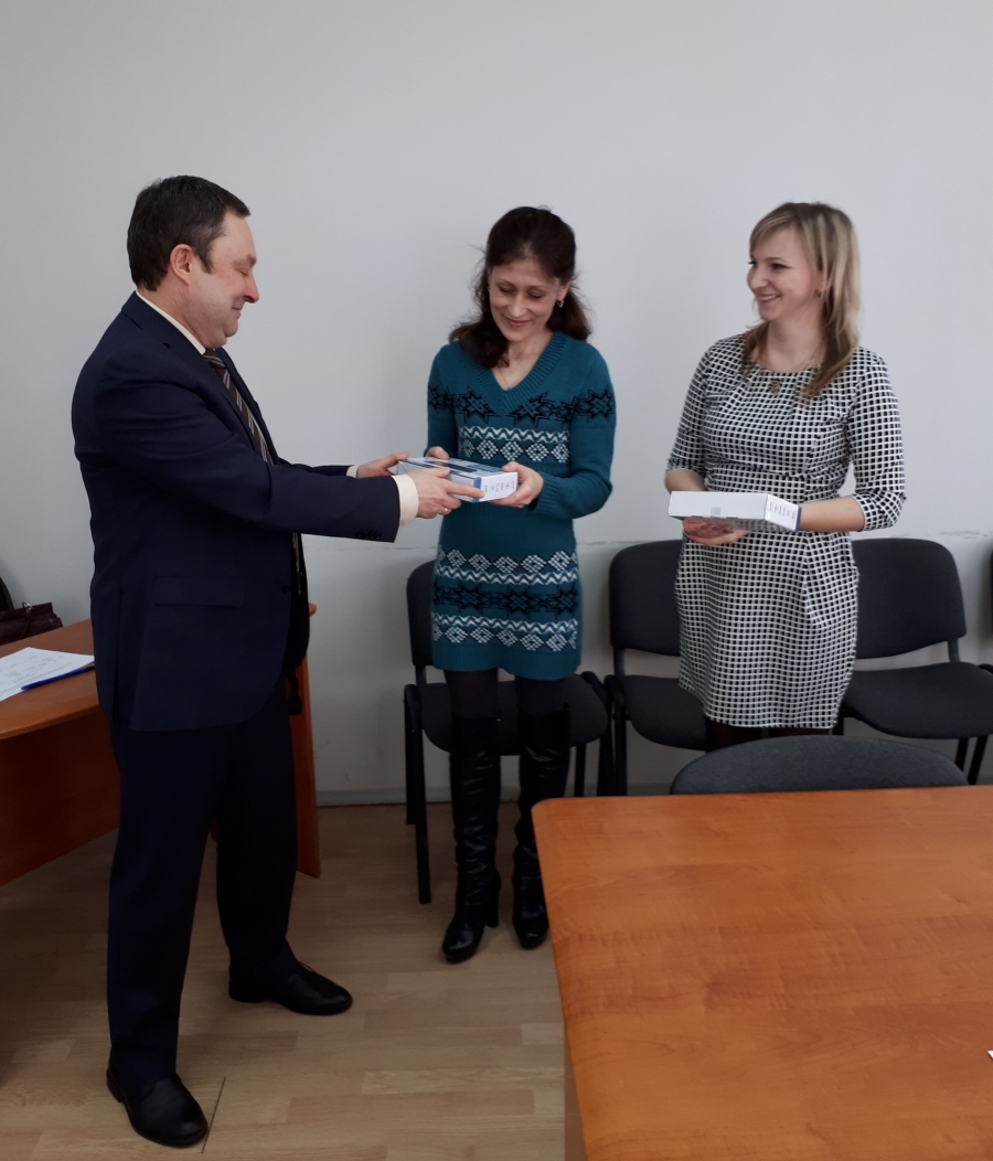 Приставка в подарок