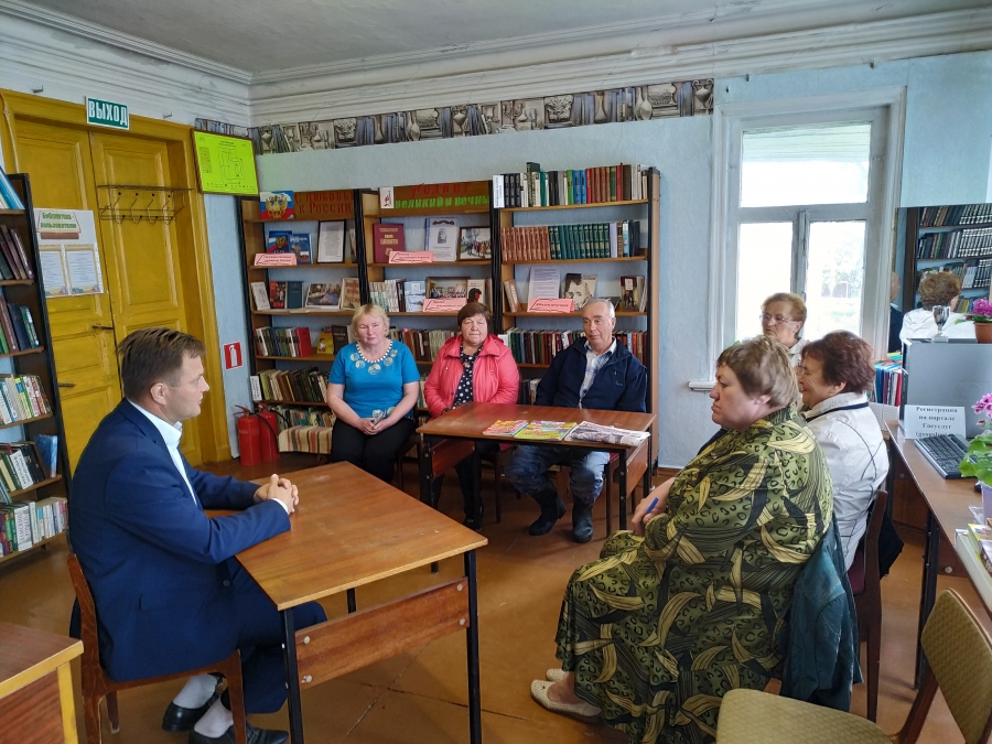 На приеме у депутата – сельские жители