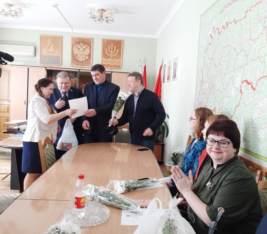 Работники культуры принимают поздравления
