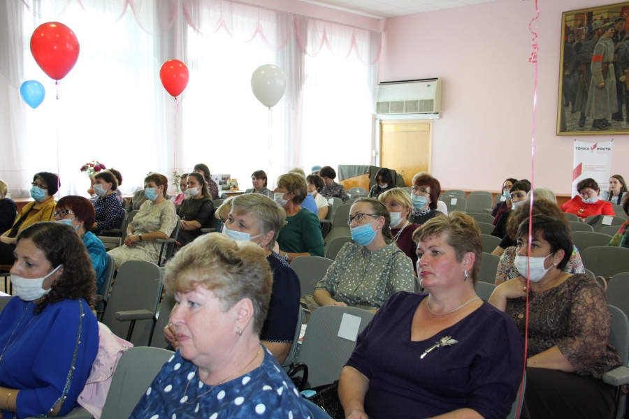 Кадры для школы